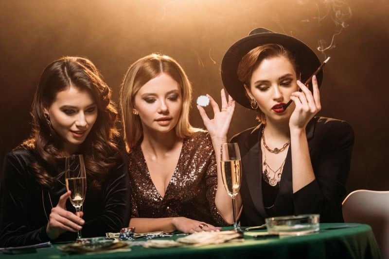 Giao diện ứng dụng ffok trên điện thoại di động dành cho người Việt Nam